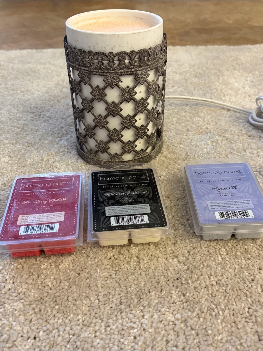 Scentsy White Wax Warmer with Ornate Bronze Lattice Sleeve